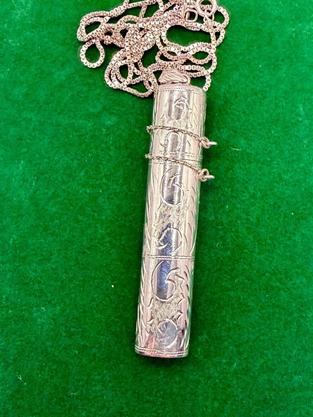 Vintage 925 Sterling Silver Engraved Prayer Box/ Cylinder Pendant Necklace 12.3g